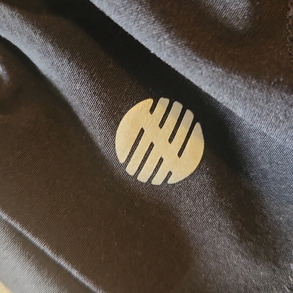 Zella - Picture 5 of 5